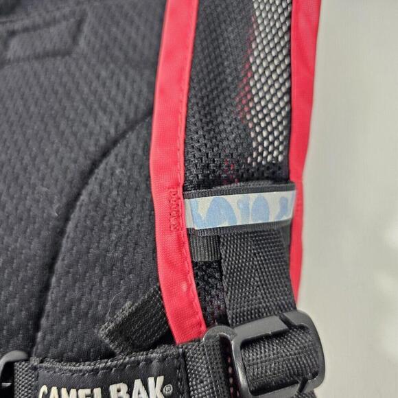CamelBak Mini M.U.L.E Kids Hydration Hiking Backpack 50 oz Red/flames No Bladder - Picture 5 of 7